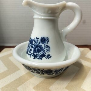 Vintage 1972 Avon Delft Blue milk glass pitcher and basin set (no stopper)